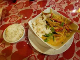 Lina's Thai Bistro food