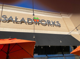 Saladworks outside