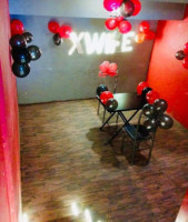 X Wife-the Cafe inside