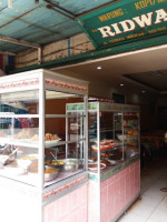 Rumah Makan Ridwan food