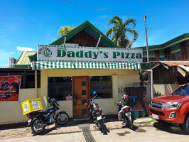 Daddy's Pizza Cafe outside