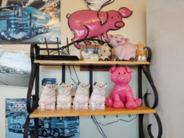 Pink Pig Cafe food