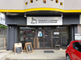 Doug’s Coffee outside