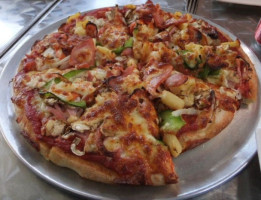 Windmill Pizza food