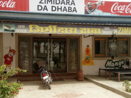 Zimidara Dhaba Ladhuka outside