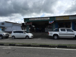 Restoran Tanjung Putri outside