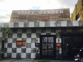 The Spicy Garden outside