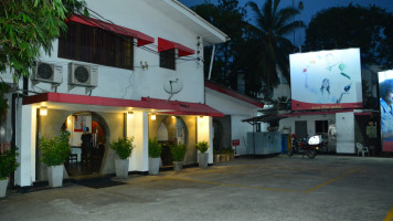 Chinese Dragon Cafe Rajagiriya outside