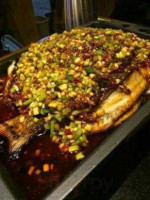 Jiāng Biān Xiāng Cūn Wū Shān Kǎo Quán Yú food