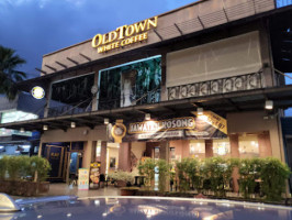 Oldtown White Coffee Ampang outside