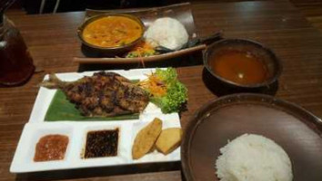 Yassin Kampung Seafood food