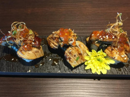 Torotoro Sushi Japanese food