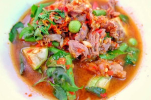 ร้านครัวอาหารป่า อาหารตามสั่ง ก๋วยเตี๋ยว เครื่องดื่ม ต้องลอง food