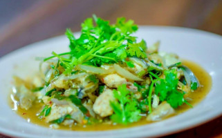 Khrua Bua Thong food