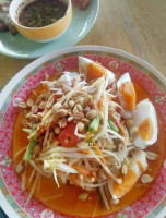 ส้มตำป้านอม food