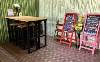 ร้านอาหาร จานใหญ่ วิเชียรบุรี inside