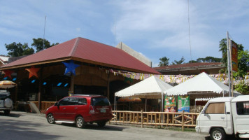 Atong Kamalig Chicken Inasal outside