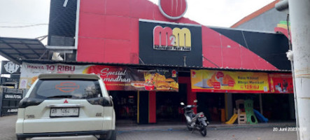 M2m Chicken Bangil outside