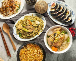 Zhōng Huá Yè Shì Sù Shí Sān Shí Nián Lǎo Diàn food