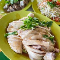 Tian Tian Hainanese Chicken Rice food