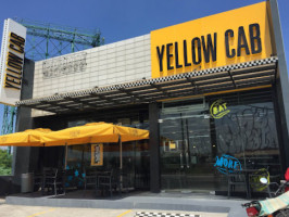 Yellow Cab Pizza Co. outside