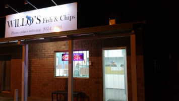 Willo's Fish Chips outside