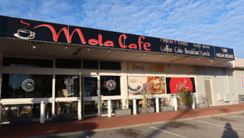 Mola Cafe outside