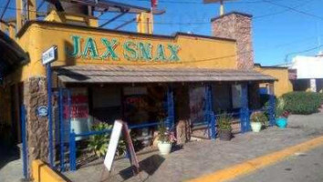 Jax Snax outside