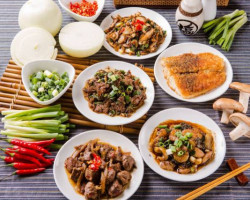 Dà Bù Tiě Bǎn Shāo Tái Dōng Qí Jiàn Diàn food