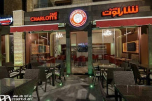 Charlotte Café inside