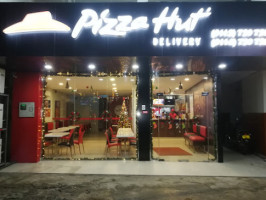 Pizza Hut Gampola inside