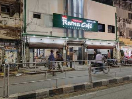 Ratna Café food