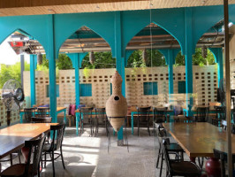 Emarat Namakdan Cafe inside