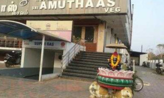 Sri Amuthaas High Class Veg outside