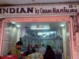 Indian Ice Cream Kulfi Faluda outside
