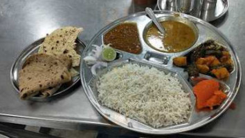 Vaishnu Catering Service food