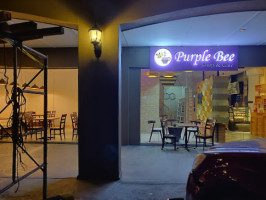 Purple Bee Shop Cafe inside