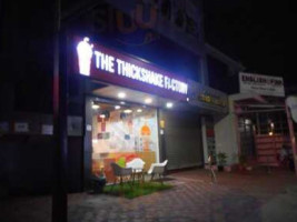 The Thickshake Factory outside