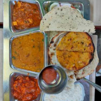 Om Pavitra Bhojnalaya food