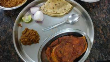 Baramati Thali food