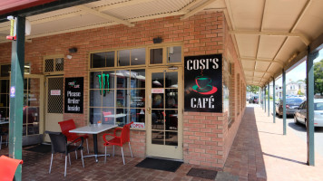 Cosis Cafe inside
