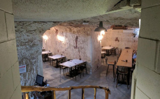 Barbecue Inn Underground inside