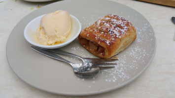 Grand Ma's Little Bakery food