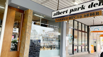 Albert Park Deli outside