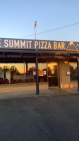 The Summit Pizza outside