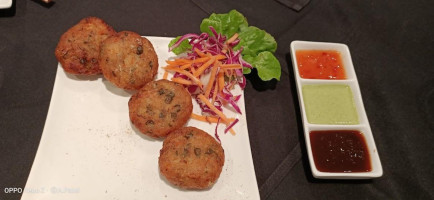 Arya Indian Cuisine food