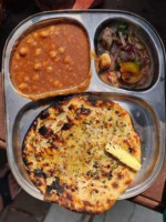 Bhai Kulwant Singh Kulchian Wale food