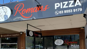 Roman's Pizza inside