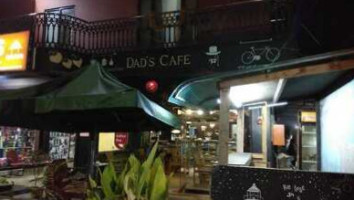 Dad's Cafe food