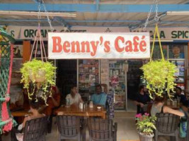 Benny's Caf'e,kerala Spices&books food